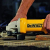 Шліфмашина кутова DeWALT DWE4233 мережева 1400 Вт